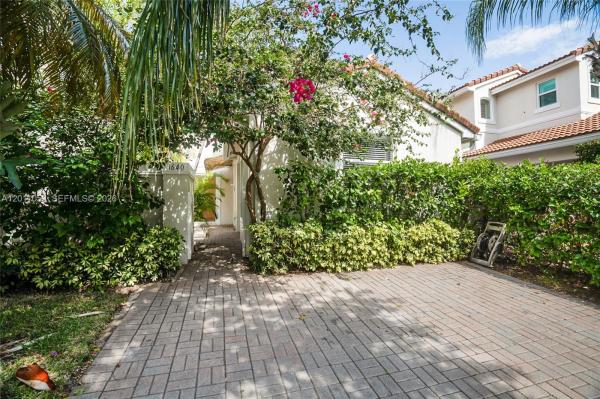 West Lake Village, 1640 Weeping Willow Way, Hollywood, Florida 33019, image 2