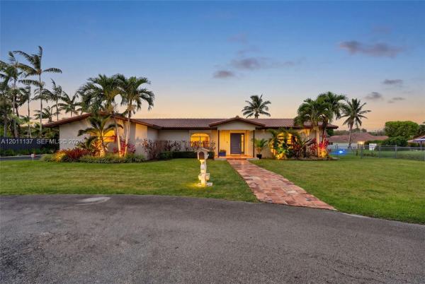 8005 SW 106th St, Unincorporated Dade County, Florida 33156, image 1