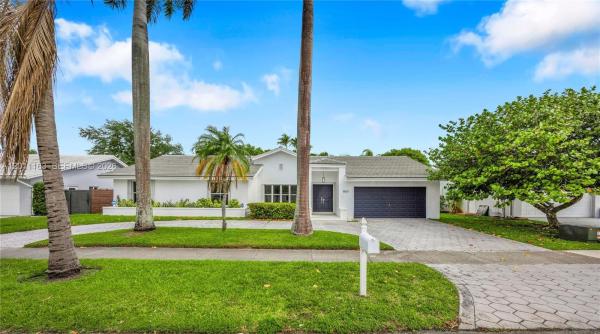 8503 SW 83rd St, Unincorporated Dade County, Florida 33143, image 1