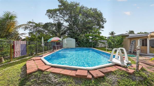 Carol City Gardens, 4271 NW 192nd St, Miami Gardens, Florida 33055, image 1