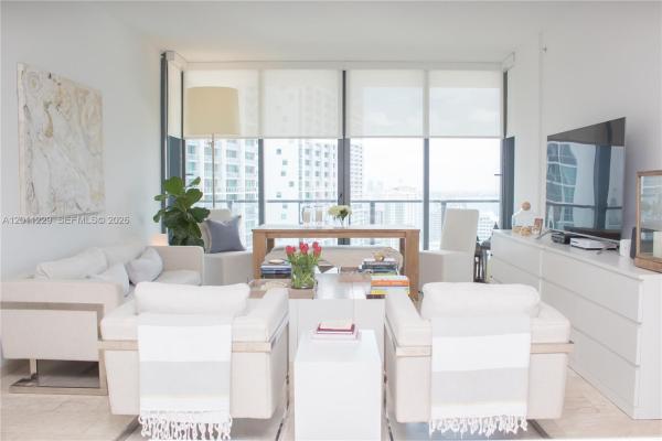 Reach Brickell City Centre, 68 SE 6th St #2209, Miami, Florida 33131, image 1