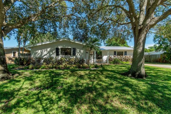North Palm Beach Village, 712 Tradewind Dr, North Palm Beach, Florida 33408, image 2