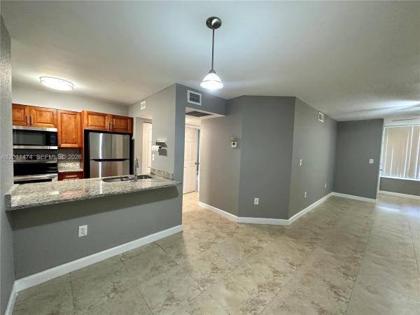 LakeView Club, 2841 N Oakland Forest Dr #111, Oakland Park, Florida 33309, image 1