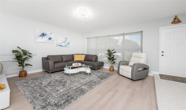 Hollywood Hills, 810 S Rainbow Dr, Hollywood, Florida 33021, image 1