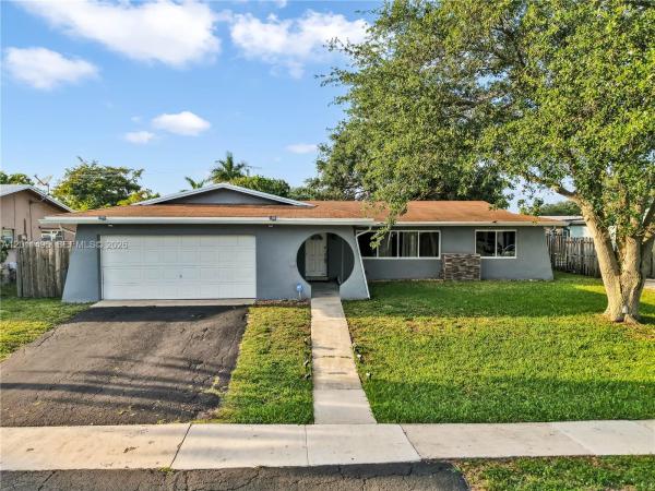 Pasadena Lakes, 9511 NW 8th St, Pembroke Pines, Florida 33024, image 1