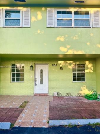 Dennis Townhouses, 906 SW 74th Ave, North Lauderdale, Florida 33068, image 1