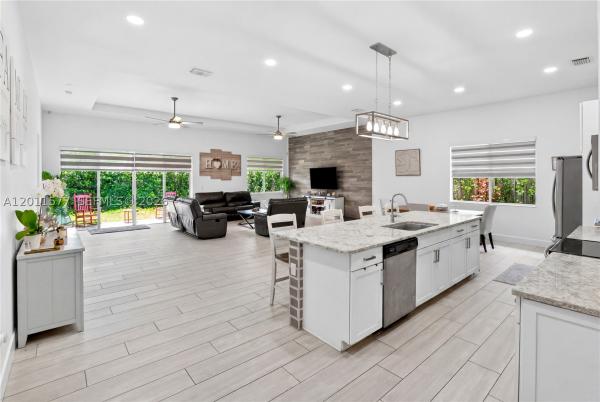 15012 SW 177th Ter, Unincorporated Dade County, Florida 33187, image 3