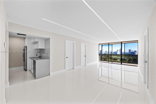 Coronado Tower 3, 20379 W Country Club Dr #1938, Aventura, Florida 33180, image 1