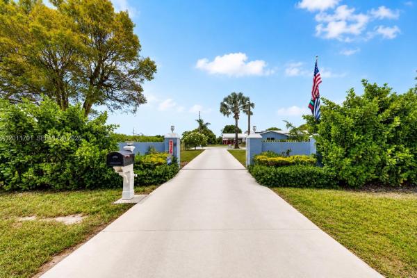 21175 SW 232nd St, Unincorporated Dade County, Florida 33170, image 2