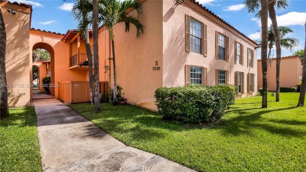 Cypress Village, 7200 Fairway Dr #H12, Miami Lakes, Florida 33014, image 1