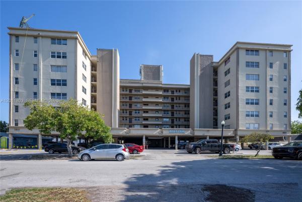 Telstar, 1811 Jefferson St #705, Hollywood, Florida 33020, image 1