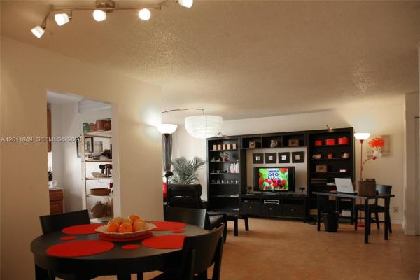 Plaza Of The Americas, 17011 N Bay Rd #918, Sunny Isles Beach, Florida 33160, image 1