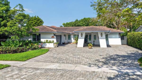 3024 SW 98th Ct, Unincorporated Dade County, Florida 33165, image 3