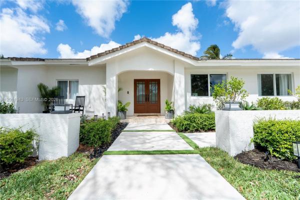 10461 SW 121st St, Unincorporated Dade County, Florida 33176, image 3