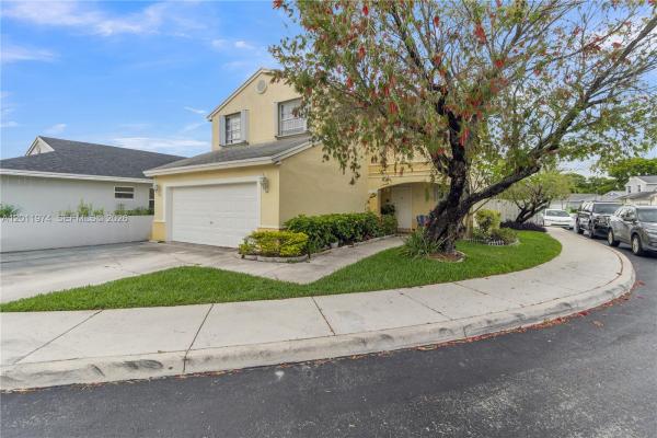 Riverbend, 375 W Riverbend Dr, Sunrise, Florida 33326, image 2