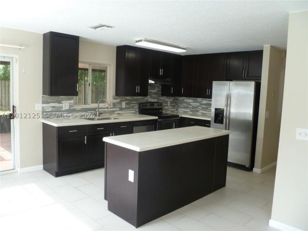 Cinnamon Ridge Estates At Honeywoods, 8820 SW 13th St, Pembroke Pines, Florida 33025, image 2