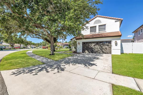 Brittany Bay At Silver Lakes, 1910 NW 180th Way, Pembroke Pines, Florida 33029, image 1