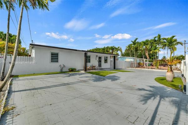 11500 SW 57th Ter, Unincorporated Dade County, Florida 33173, image 1