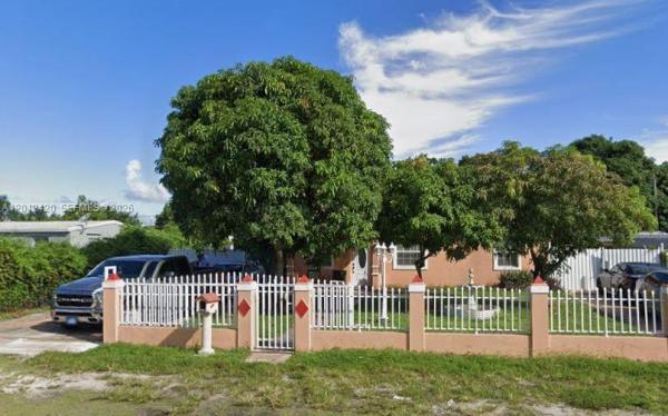 1725 NW 121st St, Unincorporated Dade County, Florida 33167, image 1