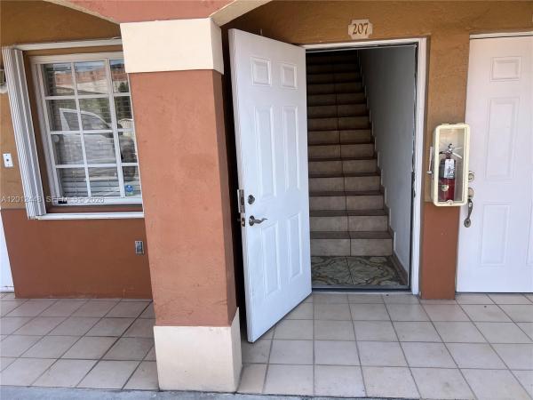 2425 W 76th St #207, Hialeah, Florida 33016, image 1