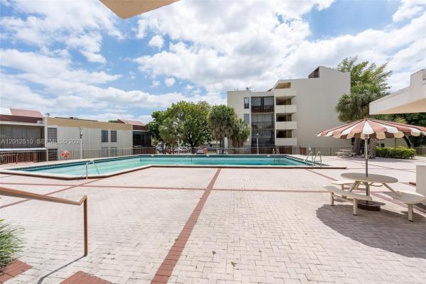 8870 Fontainebleau Blvd #312, Unincorporated Dade County, Florida 33172, image 2