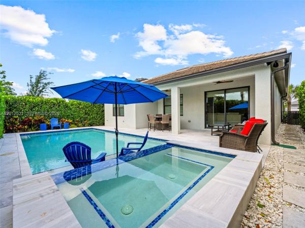 Oak Tree, 4460 Waterside Dr, Oakland Park, Florida 33309, image 3
