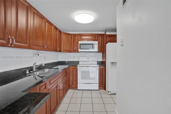 14250 SW 62nd St #408, Unincorporated Dade County, Florida 33183, image 2