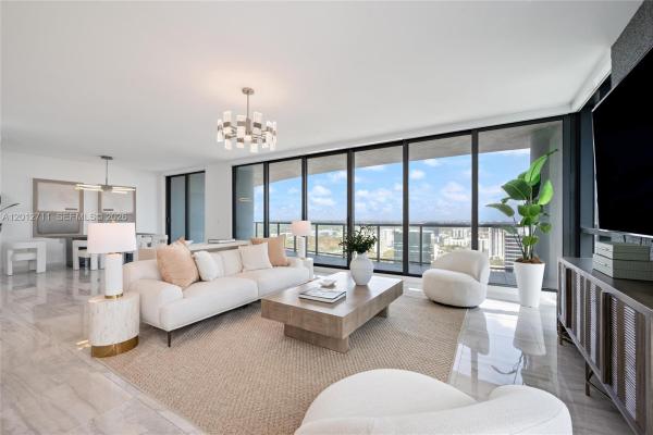 100 Las Olas, 100 E Las Olas Blvd #3201, Fort Lauderdale, Florida 33301, image 2
