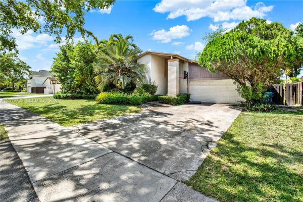 13455 SW 104th Ter, Unincorporated Dade County, Florida 33186, image 1