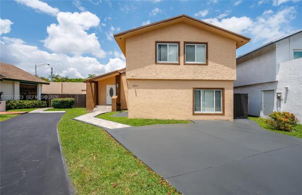 1007 NW 106th Avenue Cir, Unincorporated Dade County, Florida 33172, image 2