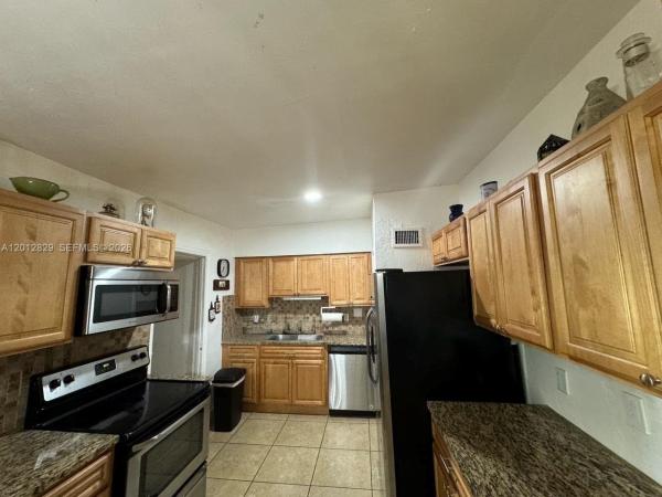 965 NE 146th St #B, North Miami, Florida 33161, image 1