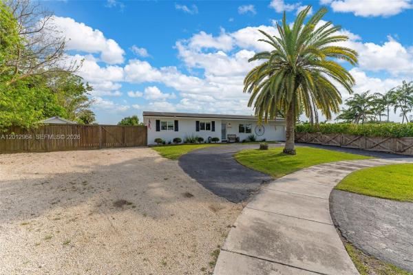 16340 SW 276th Ter, Homestead, Florida 33031, image 3