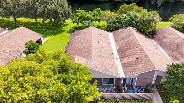 570 Woodgate Cir #A, Sunrise, Florida 33326, image 1