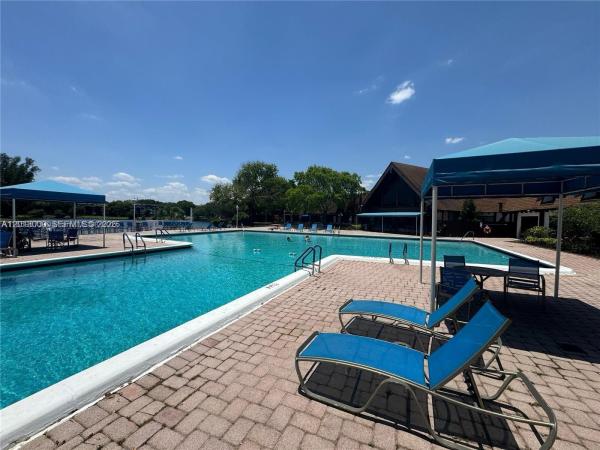 International Village At Inverrary, 3730 Inverrary Dr #3B, Lauderhill, Florida 33319, image 2