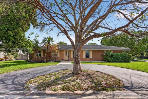 8505 NW 29th Dr, Coral Springs, Florida 33065, image 1