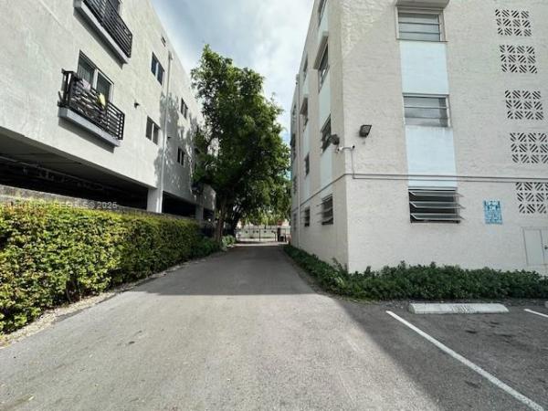 Mirador Plaza, 1337 NW 1st St #14, Miami, Florida 33125, image 2
