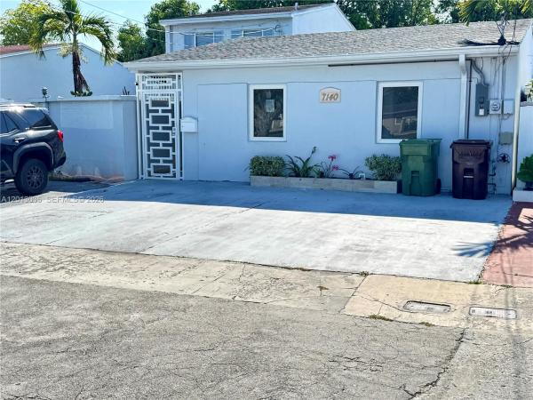 Lake Orleans, 7140 W 15th Ct, Hialeah, Florida 33014, image 2