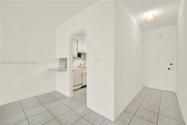 285 NE 191st St #2911, Unincorporated Dade County, Florida 33179, image 2