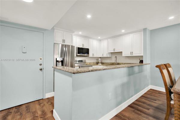 1516 S Lakeside Dr #105, Lake Worth Beach, Florida 33460, image 1