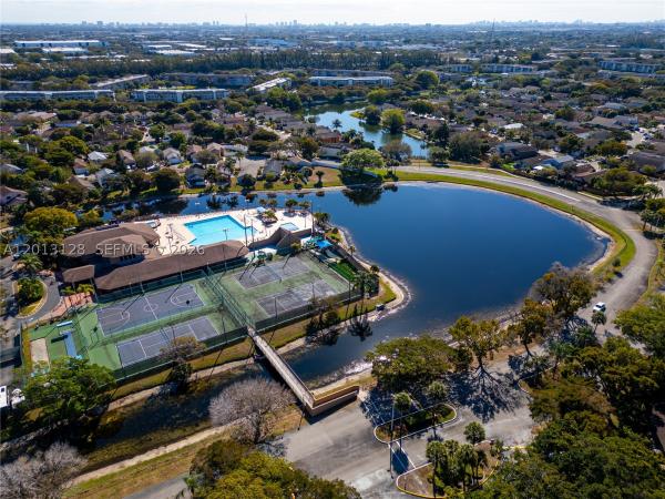 Alhambra Village, 2342 NW 36th Ave, Coconut Creek, Florida 33066, image 2