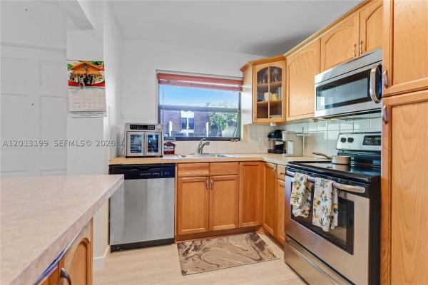 Westview, Pembroke Pines, Florida 33024, image 2