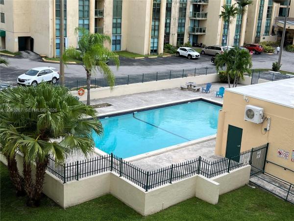 2075 SW 122nd Ave #415, Unincorporated Dade County, Florida 33175, image 1