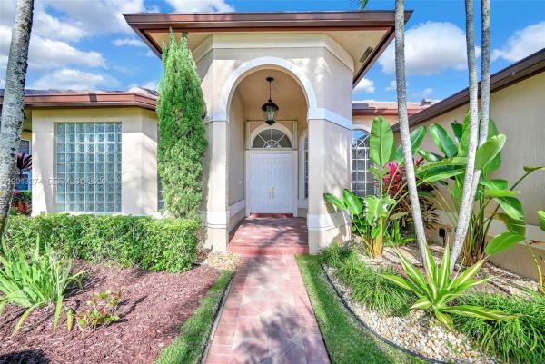 Jardin, 2553 Jardin Mnr, Weston, Florida 33327, image 2
