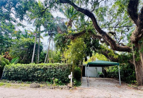 West Larkin Park, 6834 SW 78th Ter, South Miami, Florida 33143, image 1