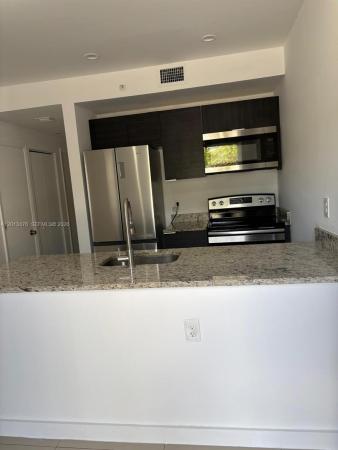 Los Molinos, 423 E 27th St #101, Hialeah, Florida 33013, image 1