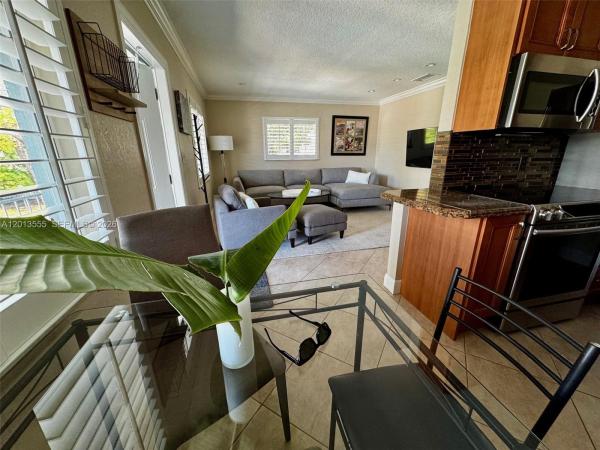 Poinsettia Landings, 1460 NE 18th St #213, Fort Lauderdale, Florida 33305, image 2