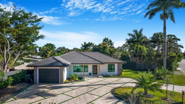 Lauderdale Isles, 2406 Gulfstream Ln, Fort Lauderdale, Florida 33312, image 1
