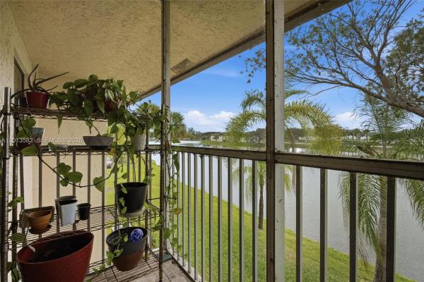 Viewpointe, 5501 Lakeside Dr #204, Margate, Florida 33063, image 1