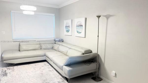 Casa Paradiso, 580 Egret Dr #211, Hallandale Beach, Florida 33009, image 2