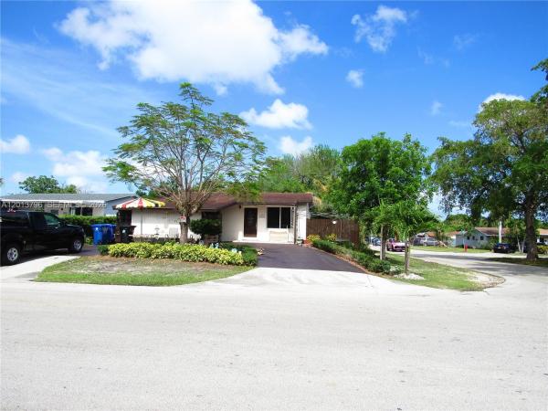 Breezyway Manor, 1390 SW 34th Ave, Fort Lauderdale, Florida 33312, image 2